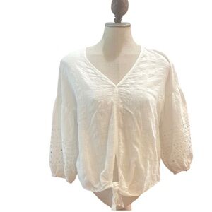 Max studio White V-Neck tie front lace 3/4 sleeve Women's blouse top women’s M